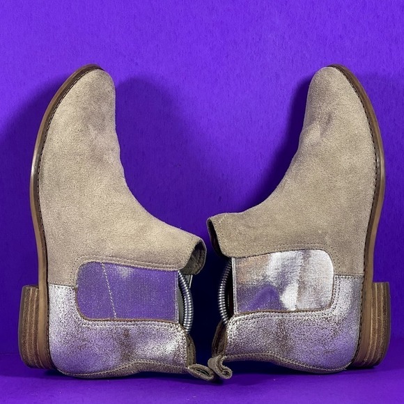 TOMS Women's Ella Taupe & Silver Suede Leather Ankle Bootie Shoe Size 9 - Picture 7 of 9